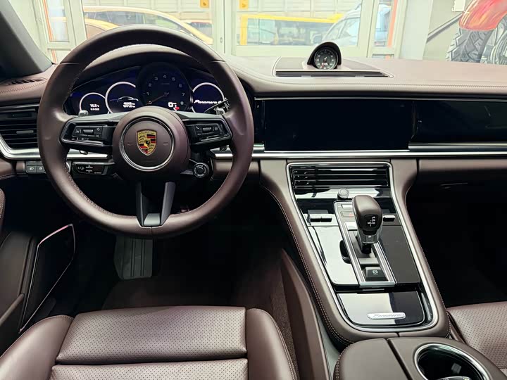 Фото 27 - Porsche Panamera