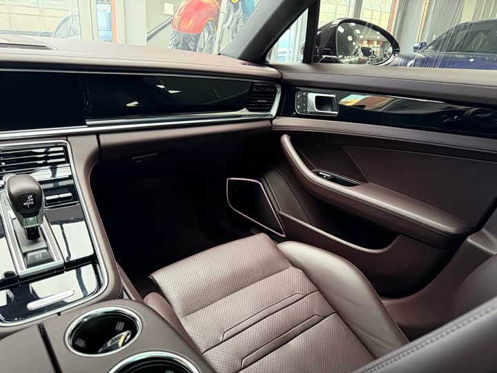 Фото 29 - Porsche Panamera