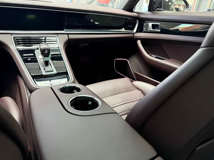 Фото 30 - Porsche Panamera