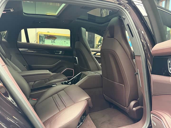 Фото 33 - Porsche Panamera