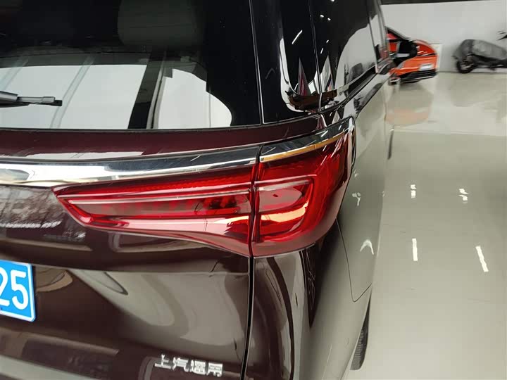 Фото 8 - Buick GL8 ES