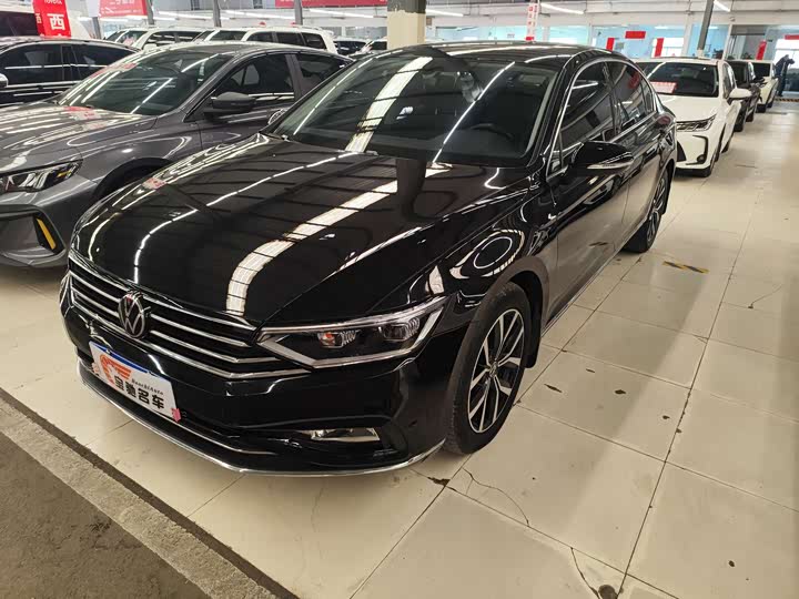 Фото 1 - Volkswagen Magotan