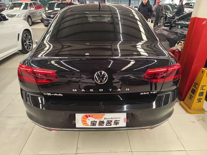 Фото 15 - Volkswagen Magotan