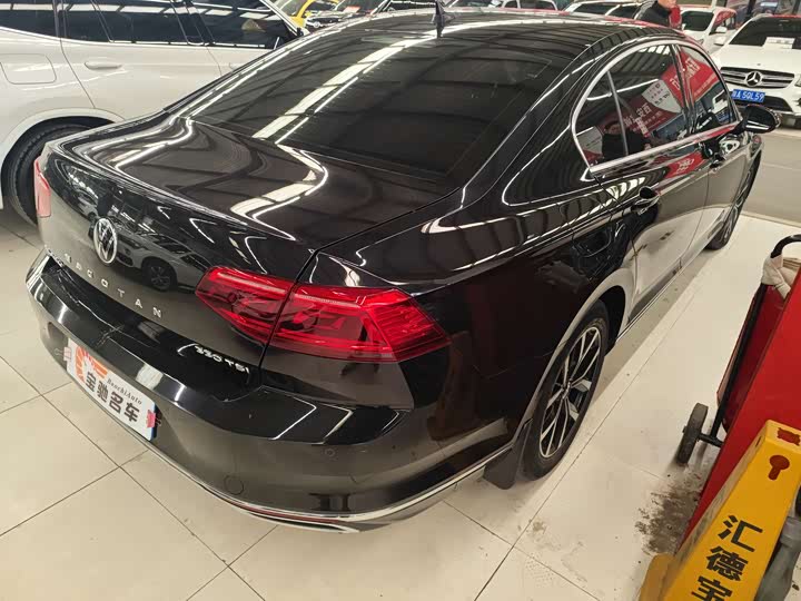 Фото 16 - Volkswagen Magotan