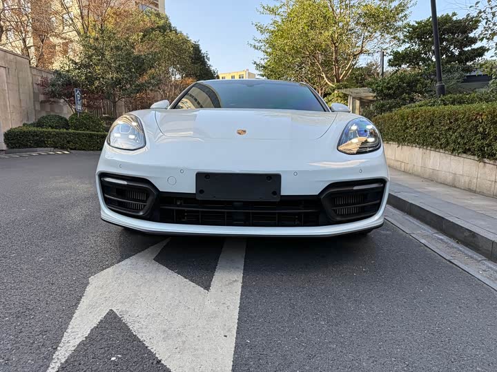 Фото 3 - Porsche Panamera