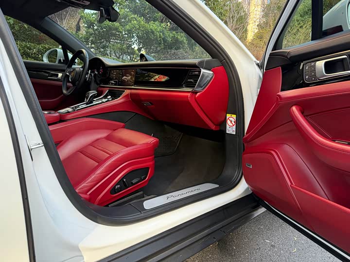 Фото 8 - Porsche Panamera