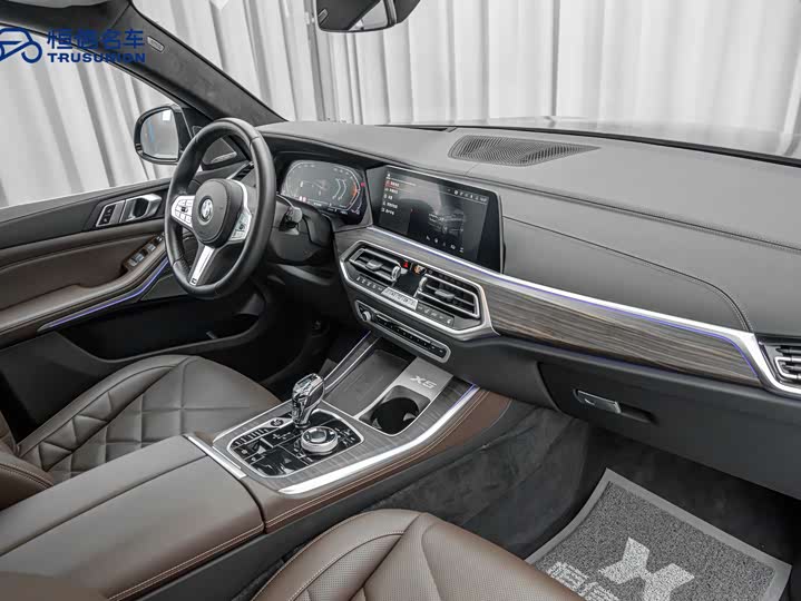 Фото 14 - BMW X5