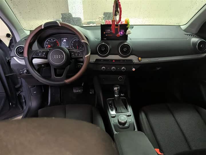 Фото 10 - Audi Q2L