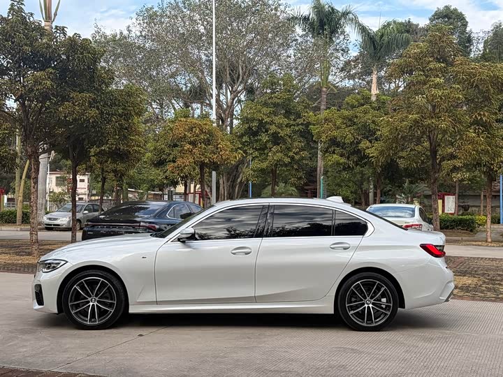 Фото 10 - BMW 3 Series