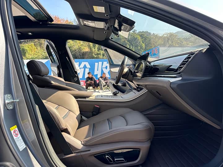 Фото 12 - BYD Han