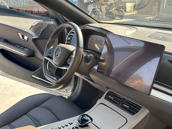 Фото 13 - BYD Han