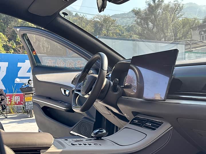 Фото 14 - BYD Han