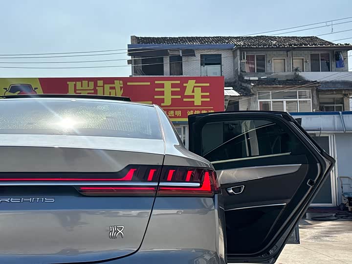 Фото 17 - BYD Han