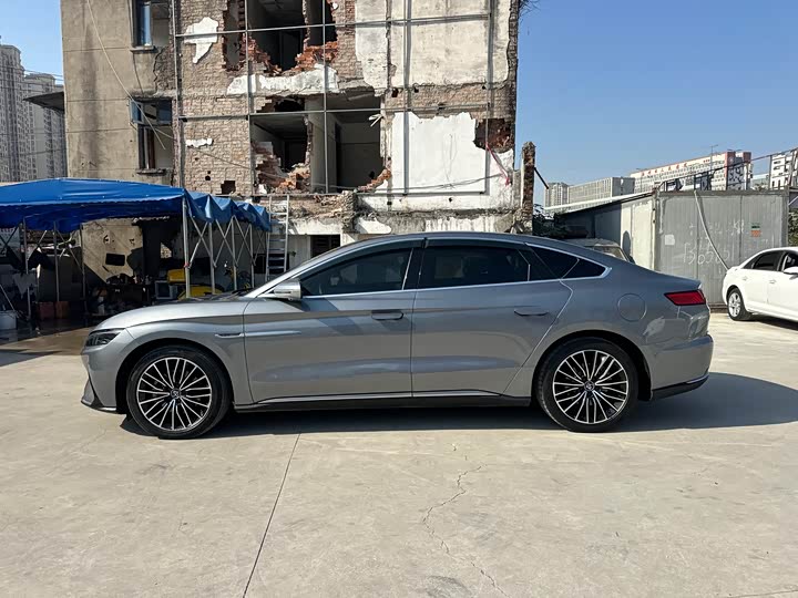 Фото 2 - BYD Han