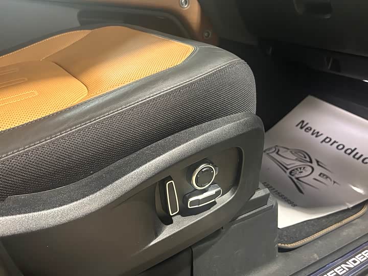 Фото 10 - Land Rover Defender