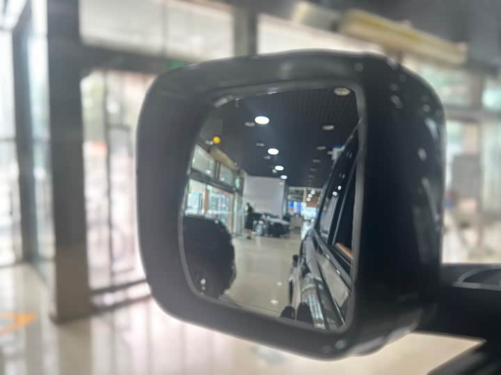 Фото 16 - Land Rover Defender