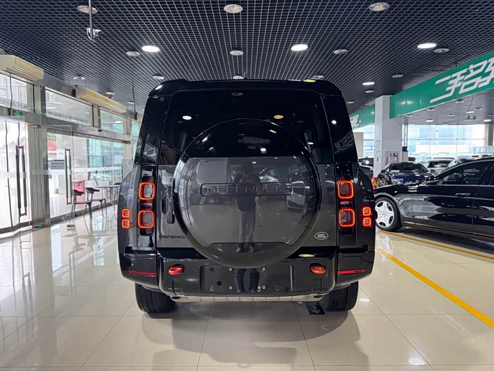 Фото 19 - Land Rover Defender