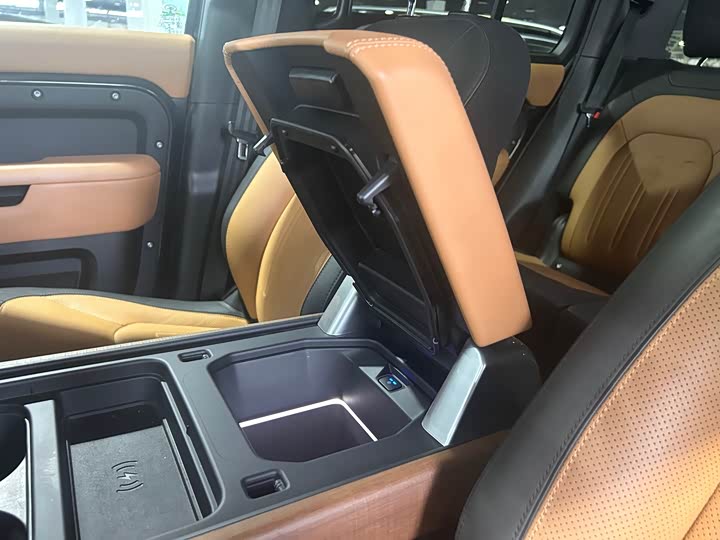 Фото 9 - Land Rover Defender