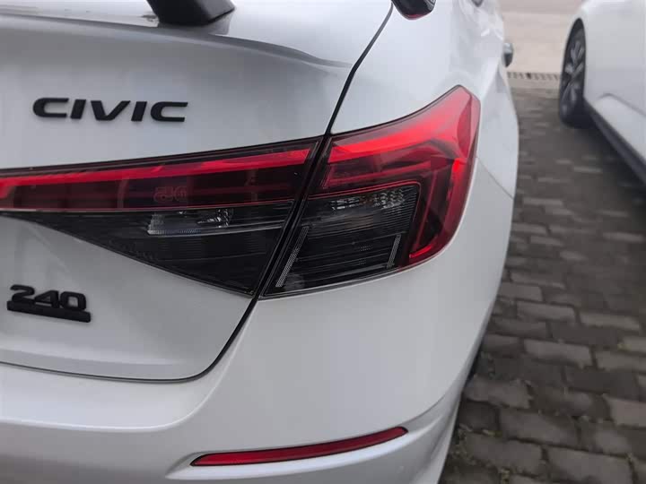 Фото 8 - Honda Civic