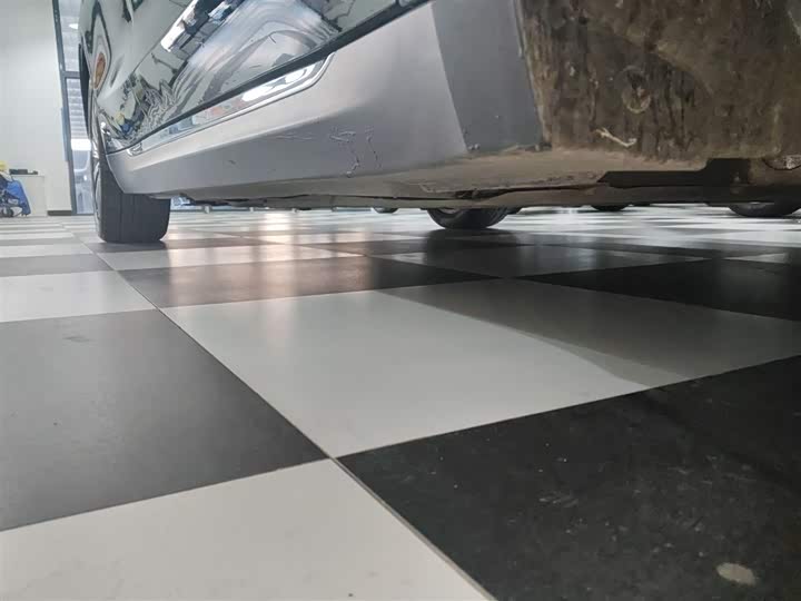 Фото 21 - Hongqi E-QM5