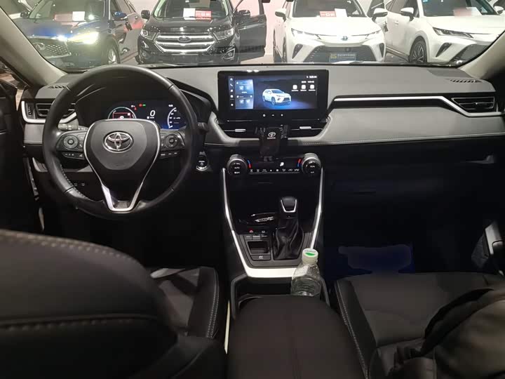 Фото 10 - Toyota Wildlander