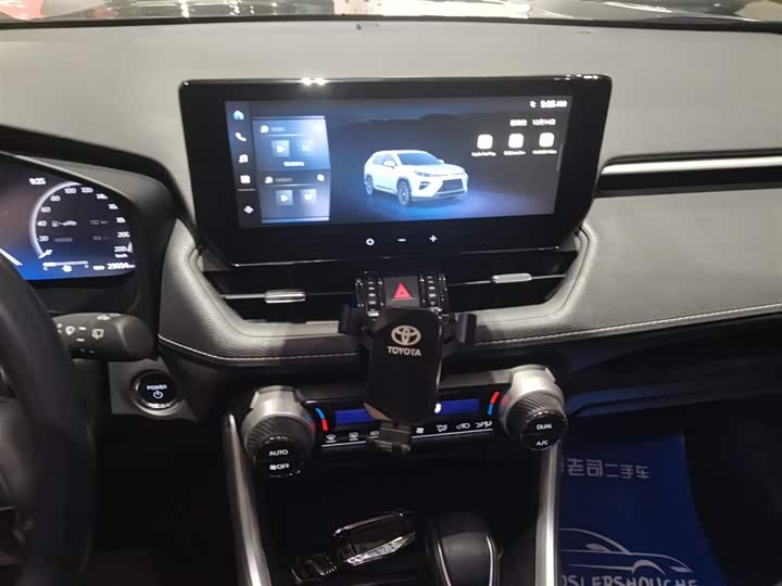 Фото 13 - Toyota Wildlander