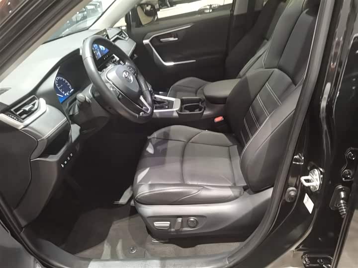 Фото 15 - Toyota Wildlander