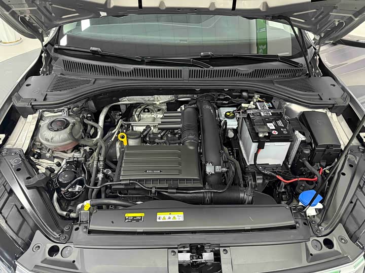 Фото 16 - Volkswagen Sagitar L