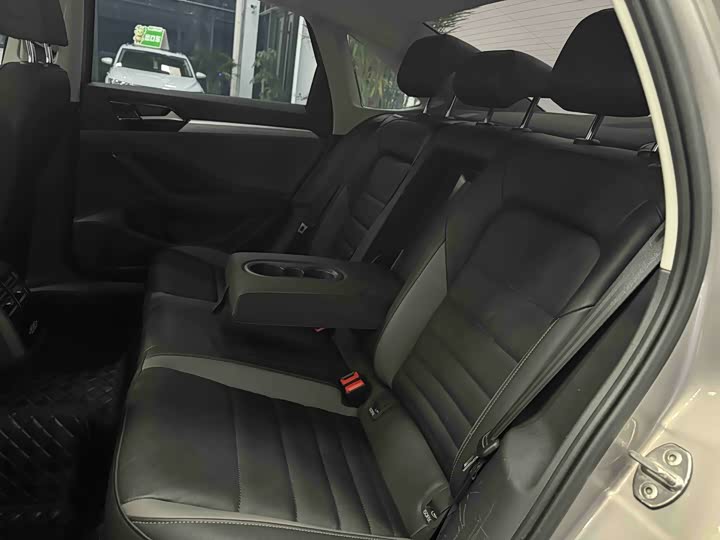 Фото 9 - Volkswagen Sagitar L