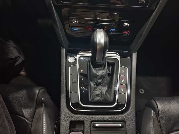 Фото 13 - Volkswagen Magotan