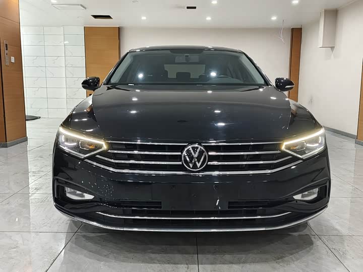 Фото 2 - Volkswagen Magotan