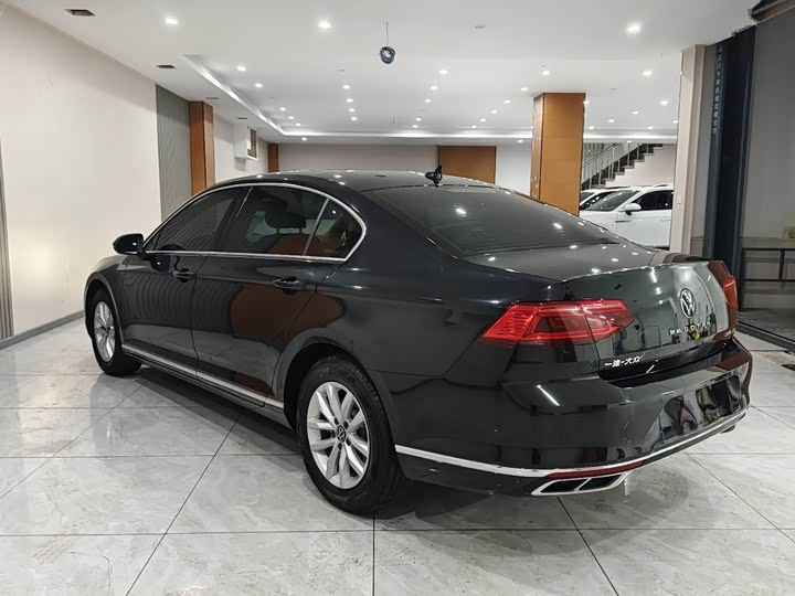 Фото 4 - Volkswagen Magotan