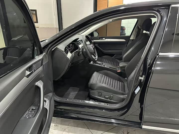 Фото 7 - Volkswagen Magotan