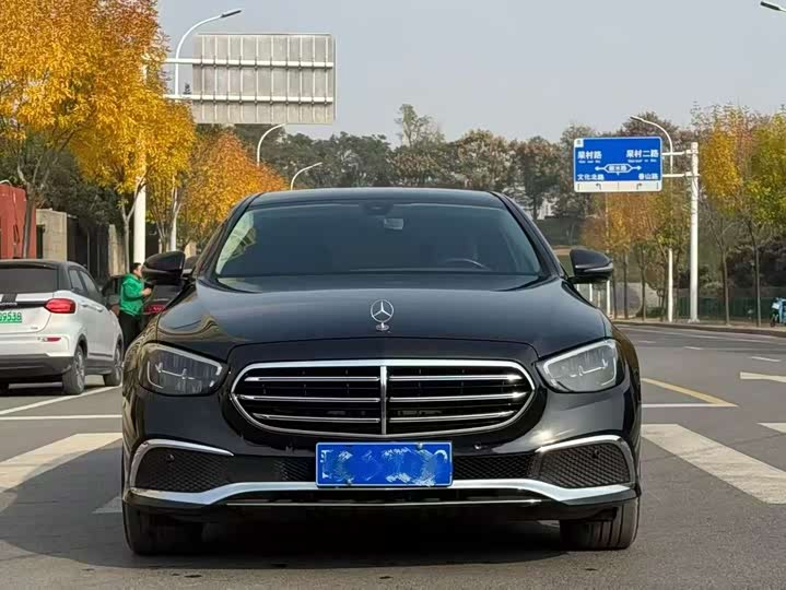 Фото 2 - Mercedes-Benz E-Class