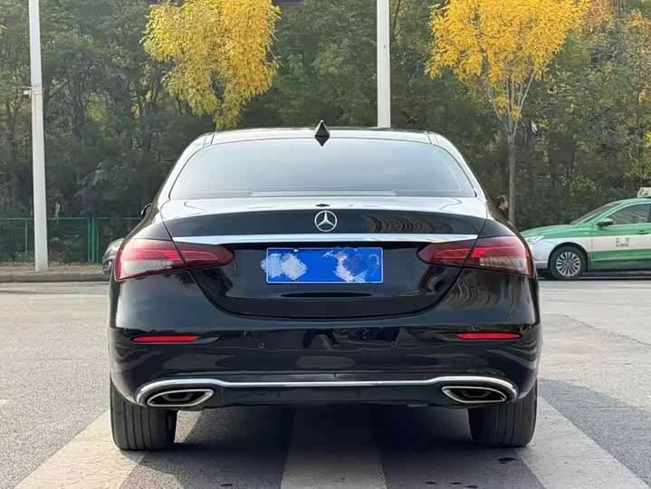 Фото 8 - Mercedes-Benz E-Class