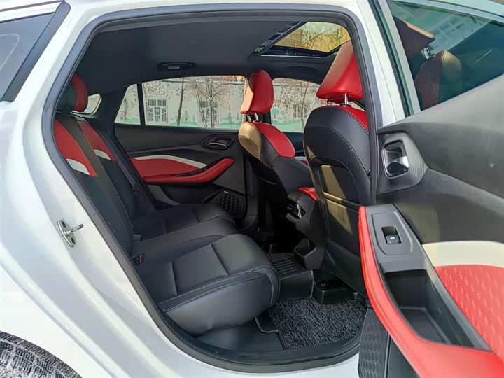 Фото 11 - MG Motor 5