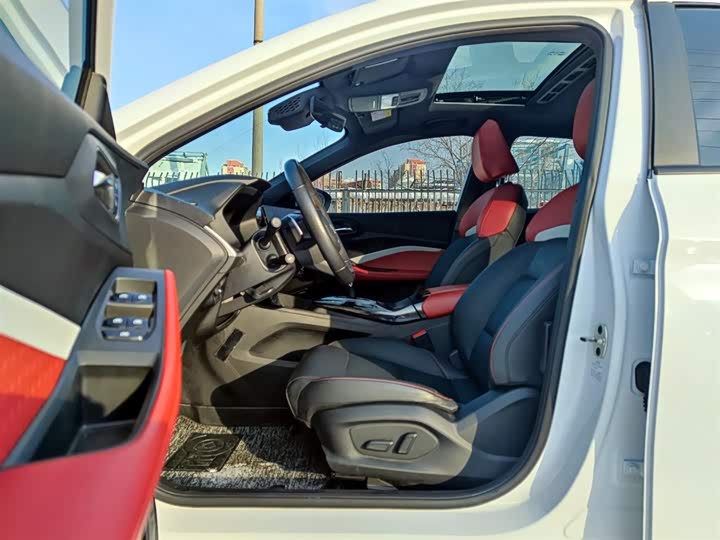 Фото 7 - MG Motor 5