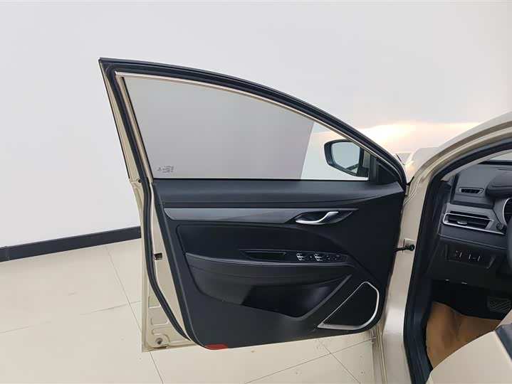 Фото 7 - Geely Emgrand