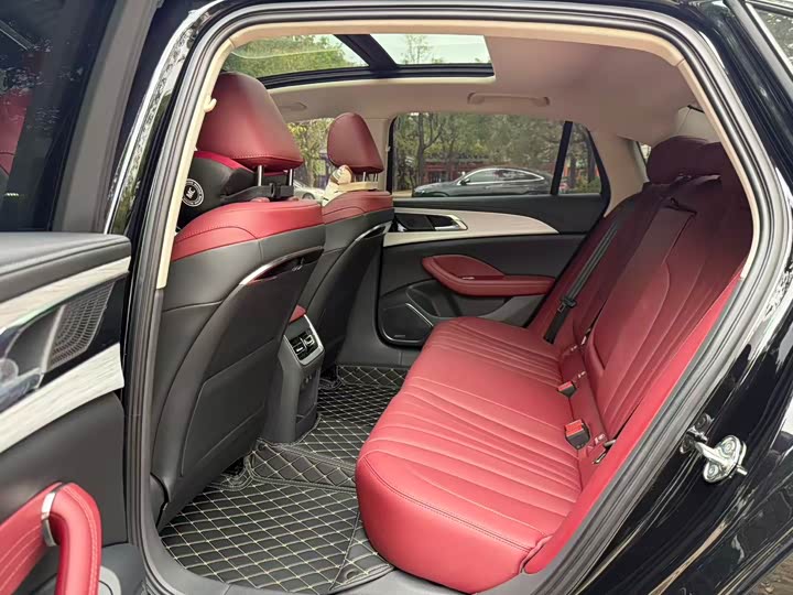 Фото 11 - Hongqi H5