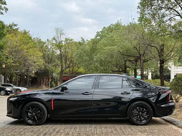 Фото 7 - Hongqi H5