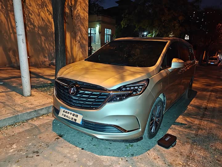 Фото 1 - Buick GL8 ES