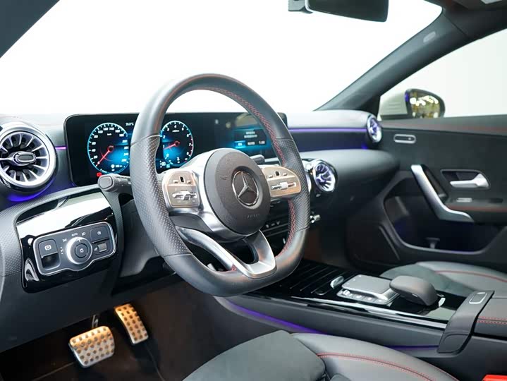 Фото 33 - Mercedes-Benz CLA-Class