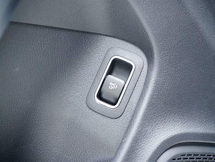 Фото 4 - Mercedes-Benz CLA-Class