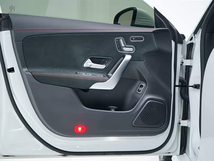 Фото 5 - Mercedes-Benz CLA-Class