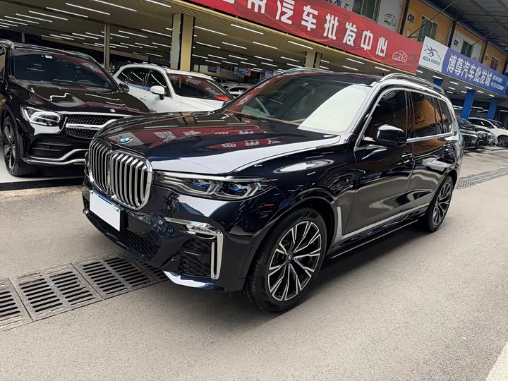 Фото 2 - BMW X7
