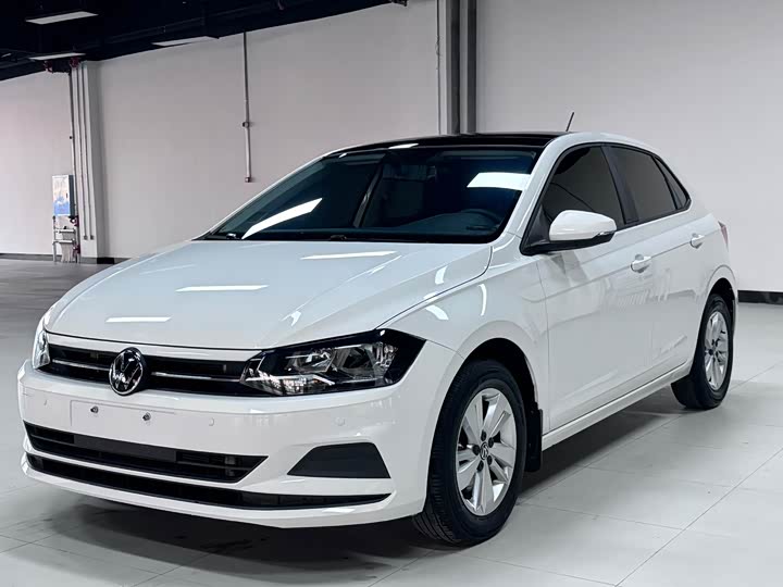 Фото 1 - Volkswagen Polo