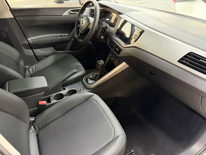 Фото 16 - Volkswagen Polo