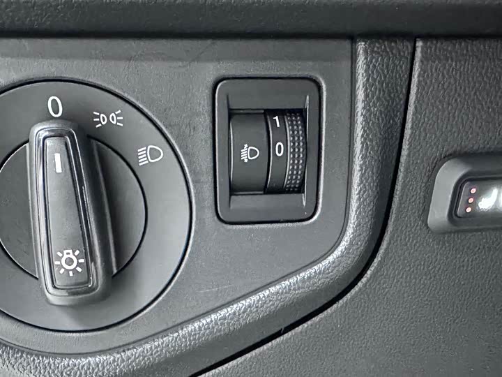 Фото 19 - Volkswagen Polo