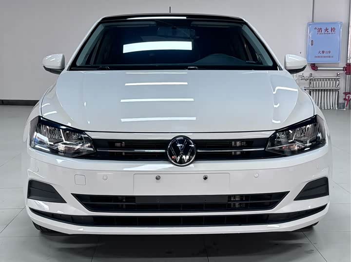 Фото 2 - Volkswagen Polo