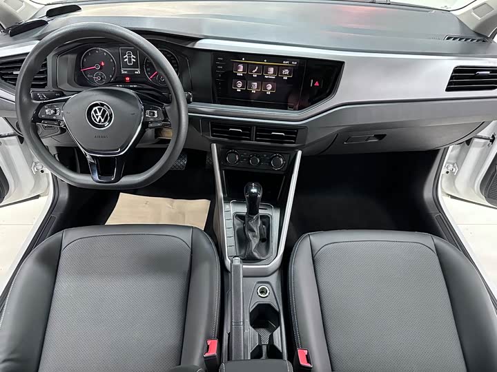 Фото 23 - Volkswagen Polo